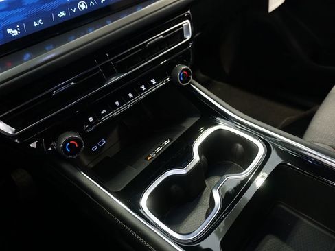 New 2026 Chevrolet Traverse LT image 15