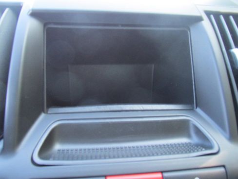 Used 2010 Land Rover LR2 HSE image 43