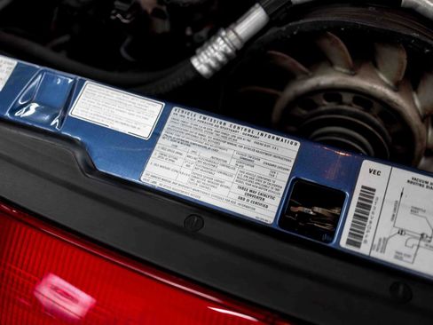 Used 1997 Porsche 911 Carrera RWD image 90