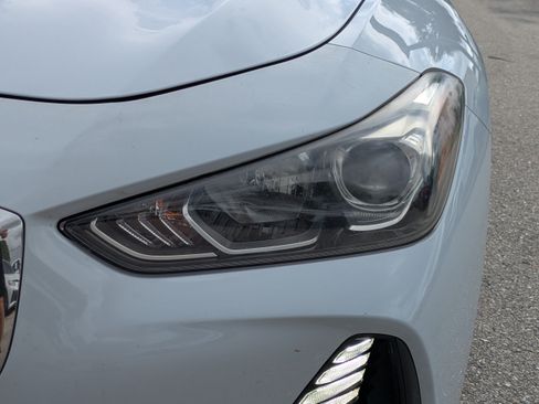 Used 2020 Genesis G70 2.0T RWD image 10