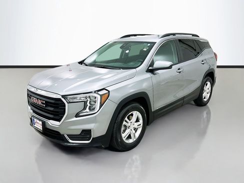 Used 2024 GMC Terrain SLE w/ Driver Convenience Package FWD image 3