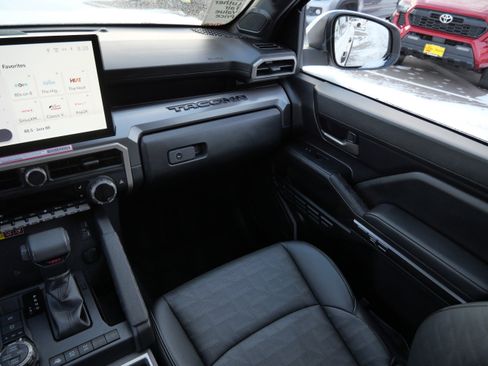 Used 2024 Toyota Tacoma TRD Off-Road image 11