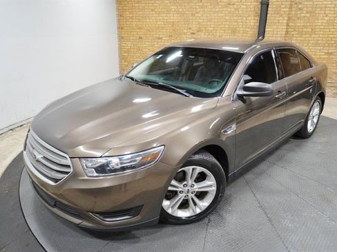 Used 2015 Ford Taurus SE FWD image 2