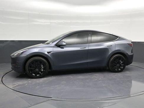 Used 2024 Tesla Model Y Long Range AWD/4WD image 7