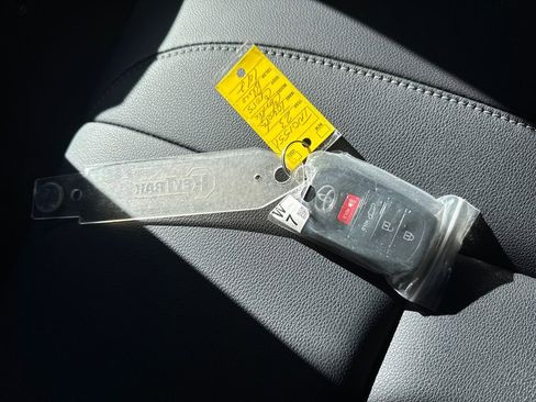 Certified 2023 Toyota Corolla Cross XLE image 36