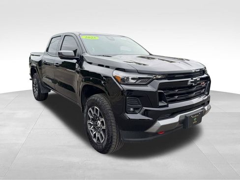 Used 2025 Chevrolet Colorado Z71 AWD/4WD image 5