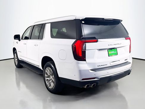 Used 2025 GMC Yukon XL Denali AWD/4WD image 7
