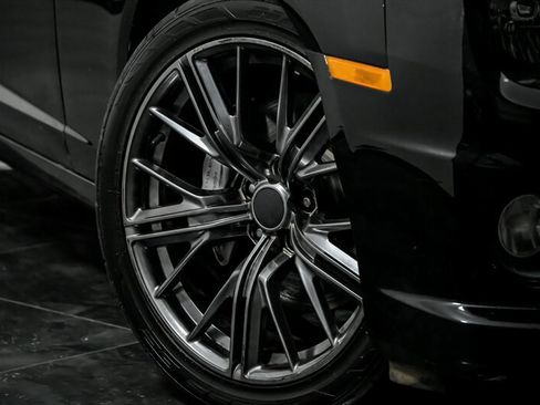 Used 2010 Chevrolet Camaro SS image 3