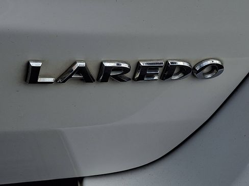 Used 2017 Jeep Grand Cherokee Laredo w/ Quick Order Package 23E image 29
