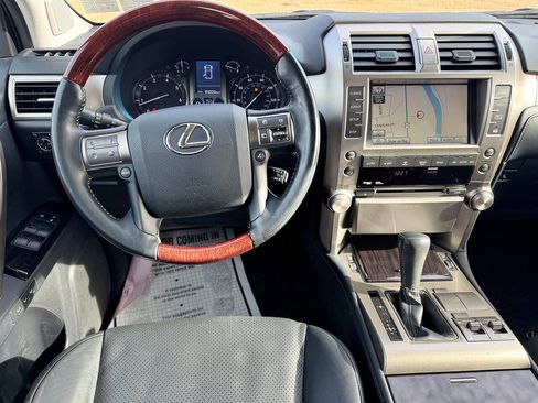 Used 2010 Lexus GX 460 image 8