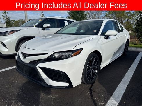 Used 2024 Toyota Camry SE w/ Convenience Package FWD image 1