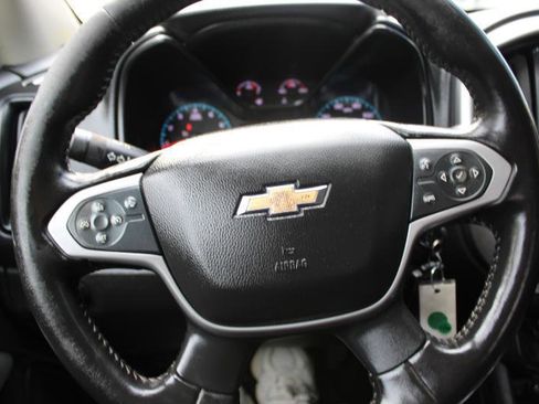 Used 2022 Chevrolet Colorado LT w/ Fleet Safety Package RWD image 9