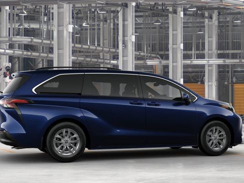 New 2025 Toyota Sienna LE image 11