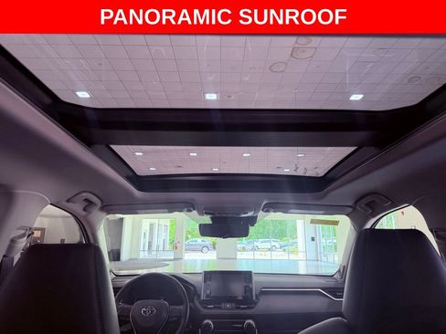 Used 2020 Toyota RAV4 Limited AWD/4WD image 8
