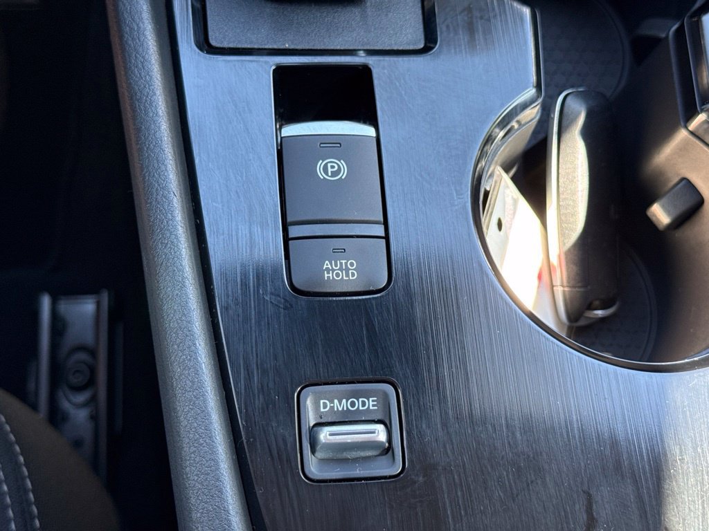Used 2023 Nissan Rogue S FWD image 23