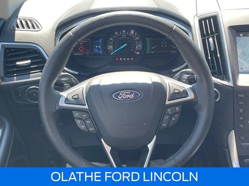 Used 2017 Ford Edge Titanium w/ Technology Package FWD image 26