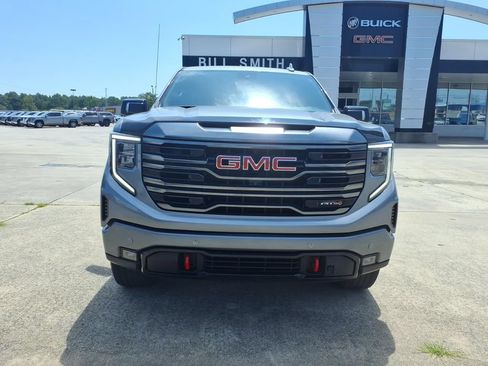 Used 2024 GMC Sierra 1500 AT4 w/ Technology Package AWD/4WD image 2