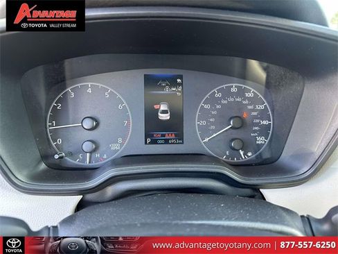 Used 2024 Toyota Corolla LE image 29