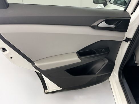 Used 2022 Volkswagen Taos SE w/ Panoramic Sunroof Package image 28