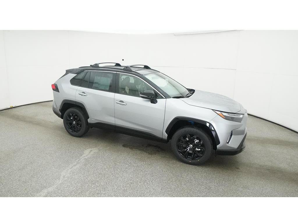 Used 2025 Toyota RAV4 XSE AWD/4WD image 16