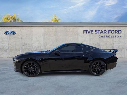 Certified 2024 Ford Mustang Coupe image 5