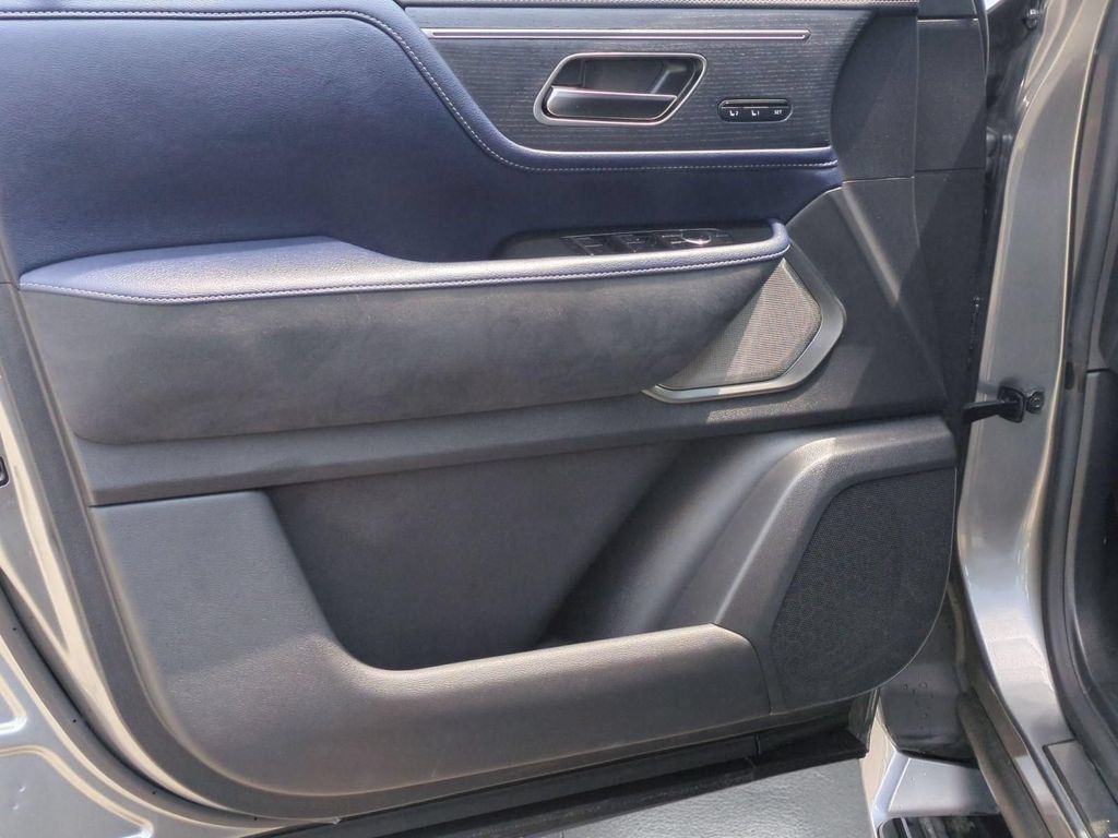 Used 2026 INFINITI QX80 4WD image 15