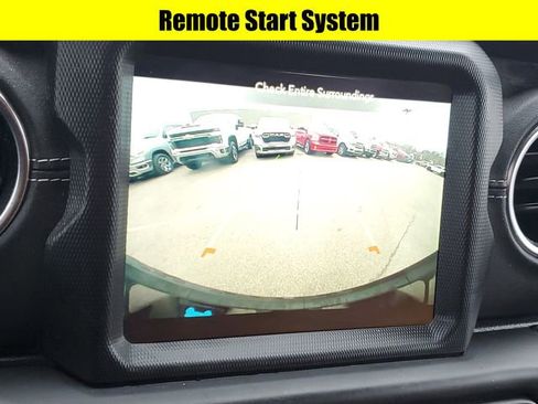 Certified 2022 Jeep Wrangler Unlimited Sahara w/ Cold Weather Group image 17