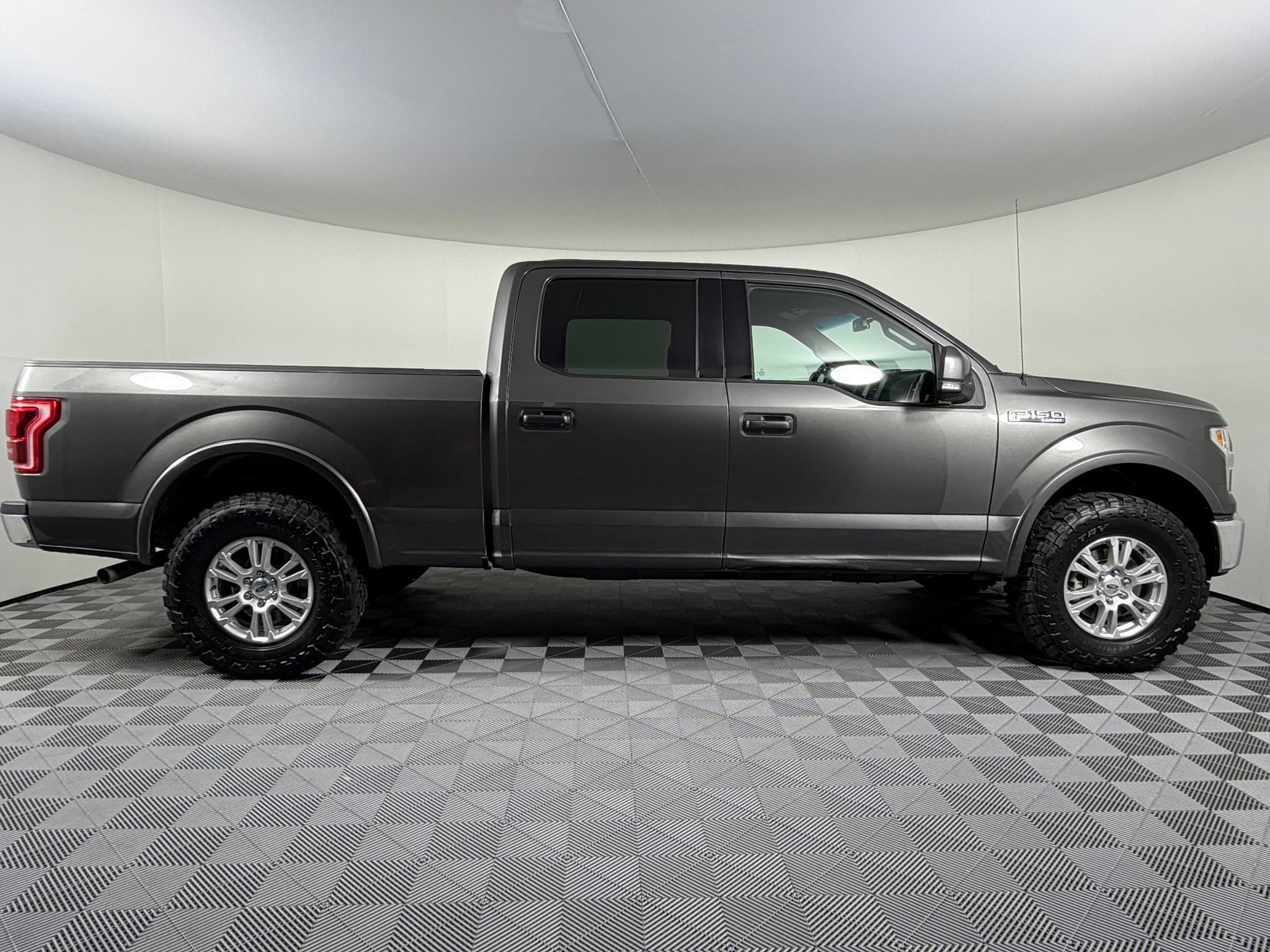 Used 2017 Ford F150 Lariat w/ Equipment Group 501A Mid AWD/4WD image 7