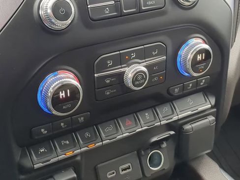 Used 2020 GMC Sierra 1500 SLT w/ SLT Premium Plus Package image 28