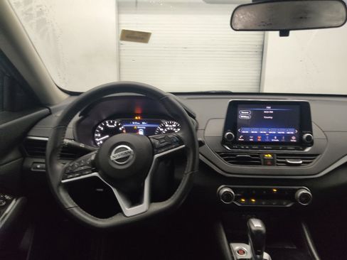 Used 2021 Nissan Altima 2.5 SV w/ SV Premium Package FWD image 22