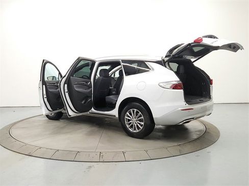 Used 2024 Buick Enclave Premium image 13