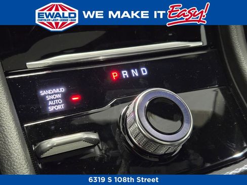 New 2025 Jeep Grand Cherokee L Limited w/ Luxury Tech Group II image 8