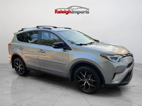 Used 2016 Toyota RAV4 SE w/ Advanced Technology Package AWD/4WD image 4