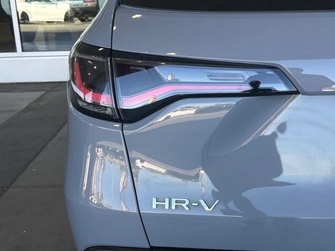 Used 2024 Honda HR-V Sport image 11