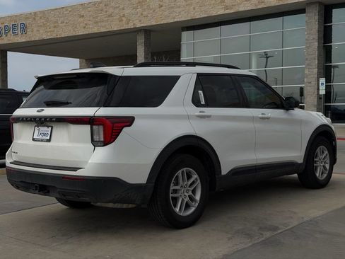 New 2026 Ford Explorer Active RWD image 22