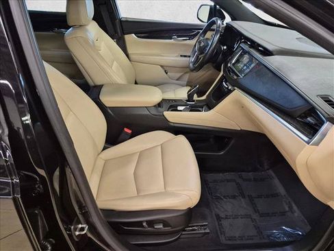 Used 2018 Cadillac XT5 AWD image 23