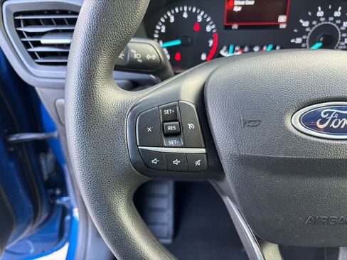 Used 2022 Ford Escape SE w/ SE Sport Appearance Package image 17