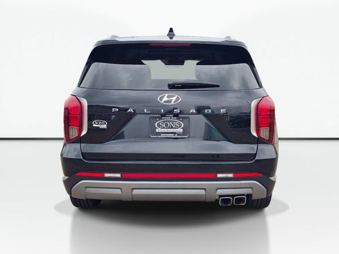 Used 2024 Hyundai Palisade Limited FWD image 10