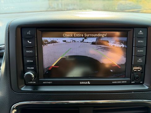 Used 2018 Dodge Grand Caravan SE FWD image 23
