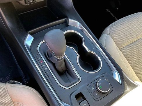 Used 2023 Chevrolet Traverse LS FWD image 28