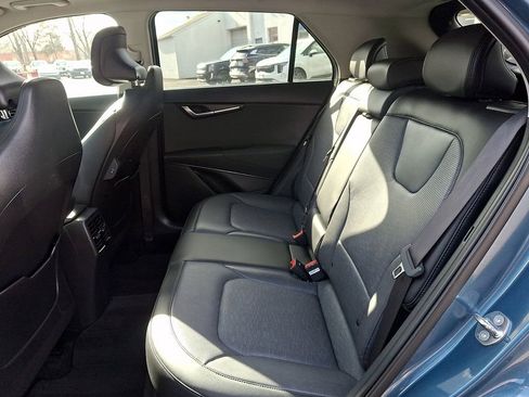 Certified 2024 Kia Niro SX Touring image 10