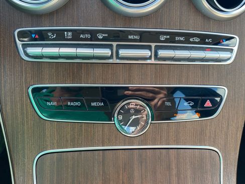 Used 2019 Mercedes-Benz C 300 4MATIC Sedan image 21
