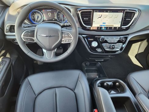 New 2026 Chrysler Voyager LX FWD image 25