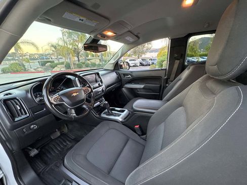 Used 2020 Chevrolet Colorado LT w/ Safety Package image 5