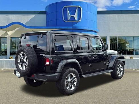 Used 2022 Jeep Wrangler Unlimited Sahara w/ Cold Weather Group AWD/4WD image 4