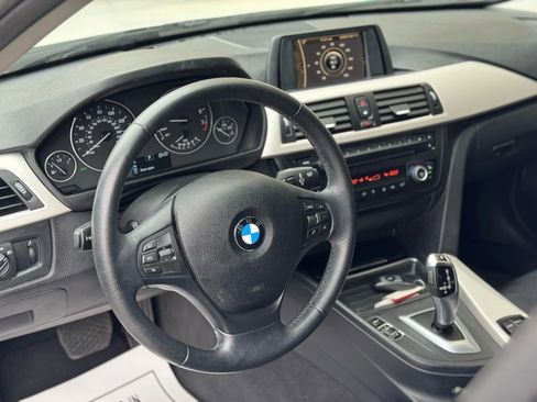 Used 2013 BMW 320i xDrive Sedan image 11