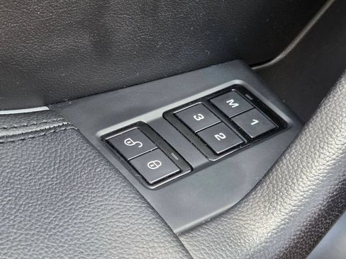 Used 2018 Jaguar F-PACE Premium AWD/4WD image 34
