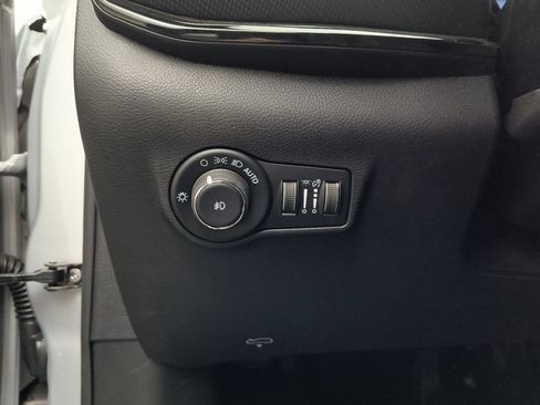 New 2026 Jeep Compass Latitude AWD/4WD image 16