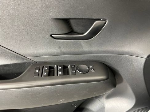 Used 2025 Hyundai Kona SEL AWD/4WD image 23