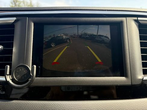 Used 2018 Chrysler Pacifica LX image 33